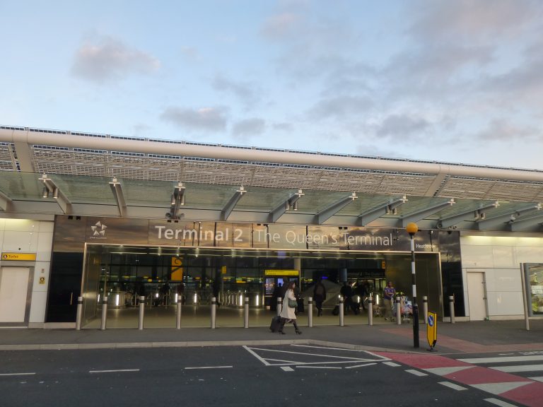 Planned £5 charge for Heathrow drop-off